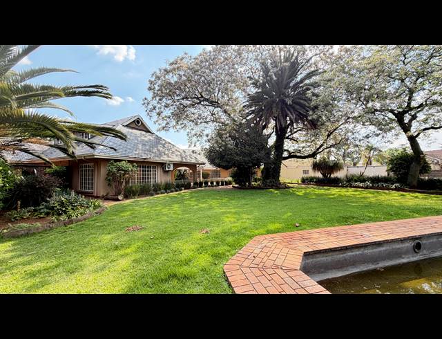 5 BEDROOM FREEHOLD FOR SALE IN LAKEFIELD
